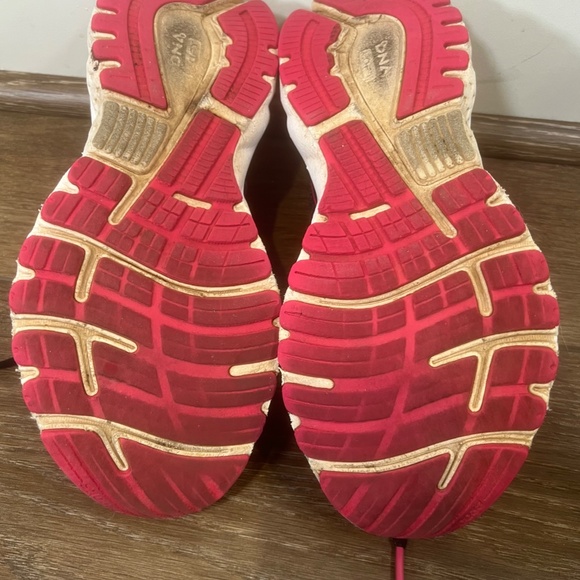 Brooks Adrenaline 19 Women's Running Shoes Size 7.5 Gray/Pink - Picture 11 of 13